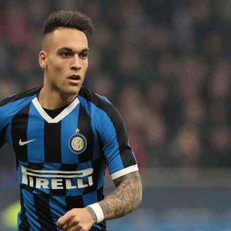 Tìm hiểu kích thước sân bóng đá 11 người theo tiêu chuẩn của FIFA