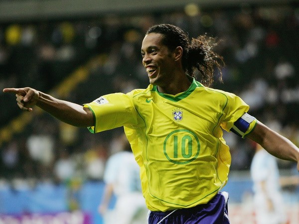 Cầu thủ Ronaldinho giành Quả bóng vàng vào năm nào