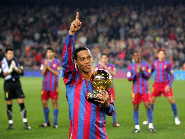 Cầu thủ Ronaldinho giành Quả bóng vàng vào năm nào