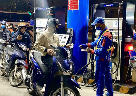 Giá xăng dầu hôm nay bao nhiêu 1 lít