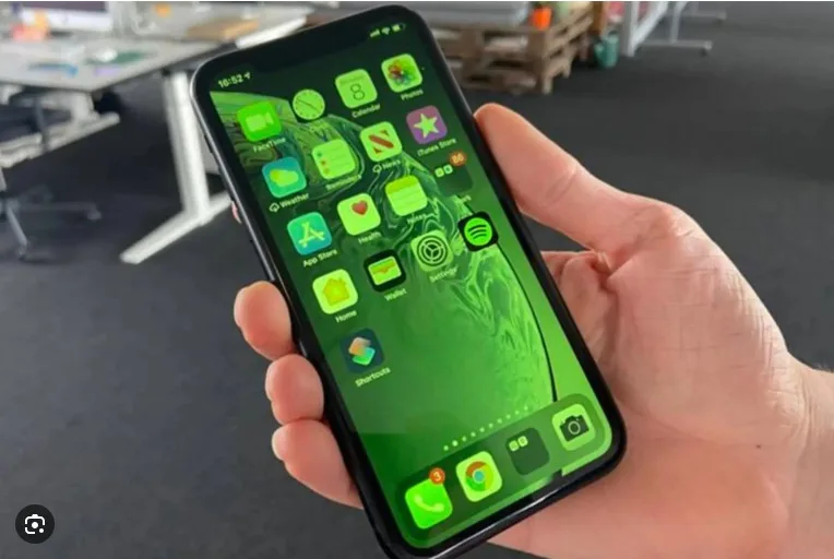 giai-dap-tai-sao-iphone-bi-loi-man-hinh-xanh